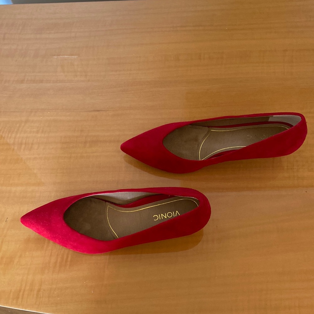 Vionic shoes. Red color. Make a statement